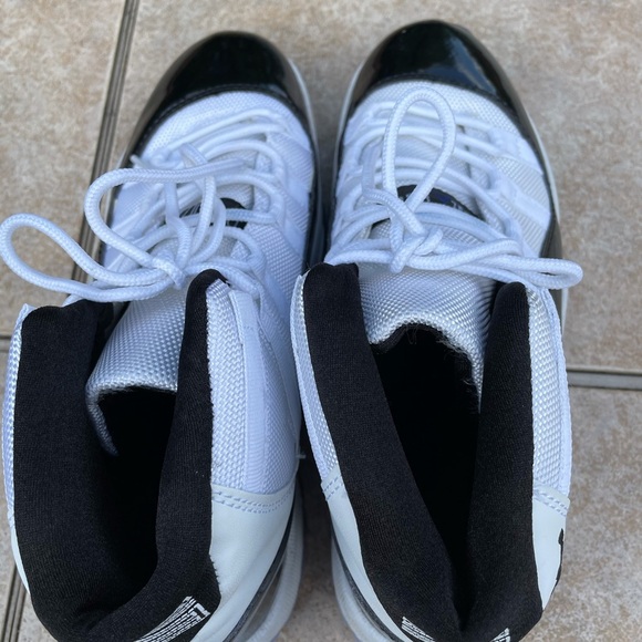 AIR JORDAN 11 RETRO \'CONCORD\' 2018 main image 12